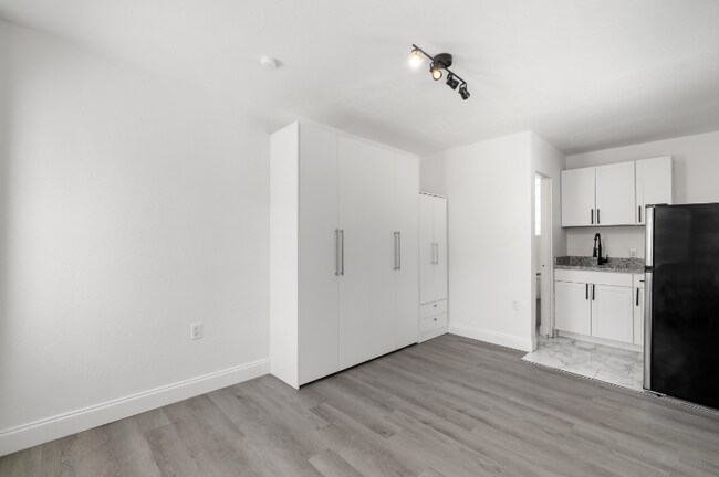 Photo - 919 16th Ave N Unidad 4