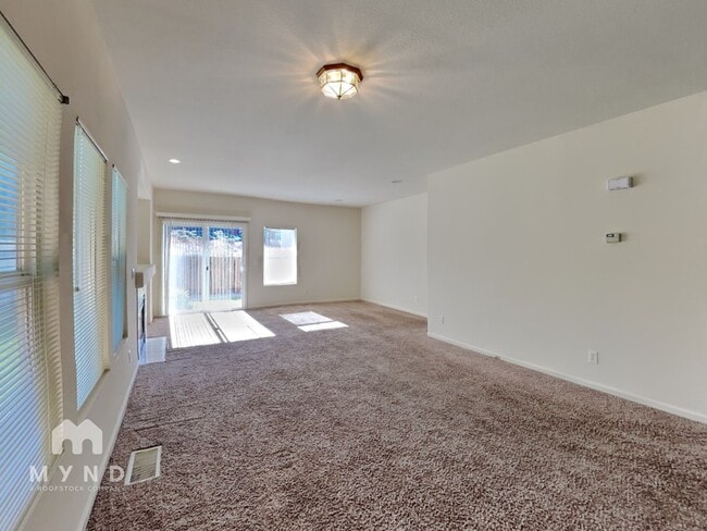 Photo - 5518 Spandrell Cir