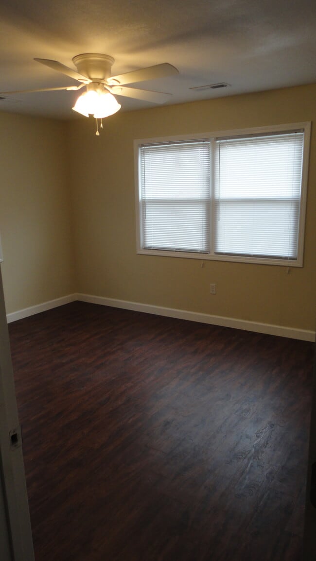 Photo - 108 W Garner St