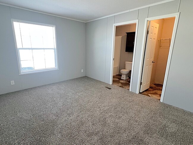 Photo - 16731 Fall River Rd