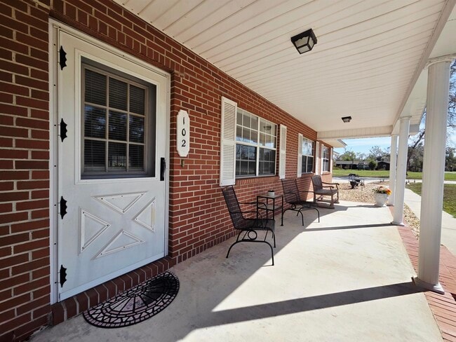 Photo - 102 S Claire Dr