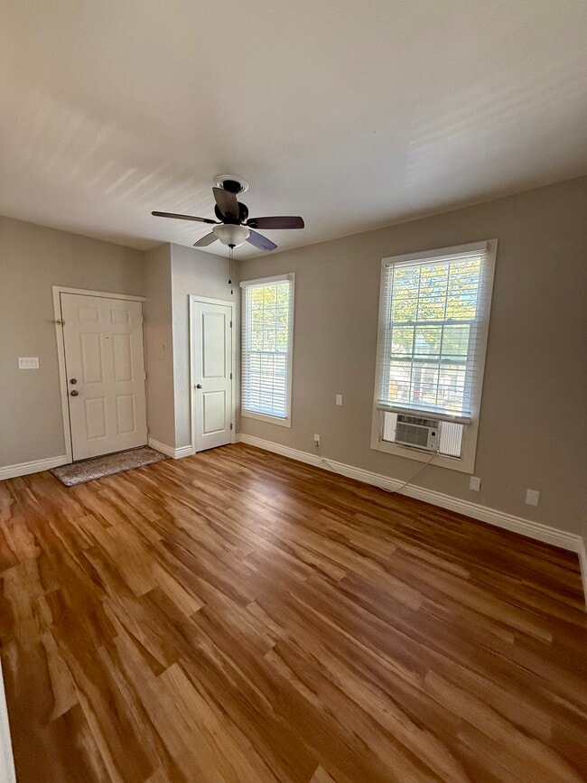 Charming Studio Apartment Unit - 517 13th St Unit C