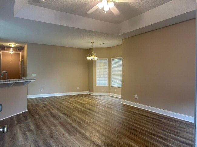 Photo - 3421 Beacon Dr