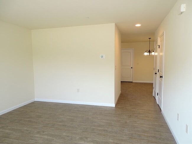 Photo - 852 Byler Cir