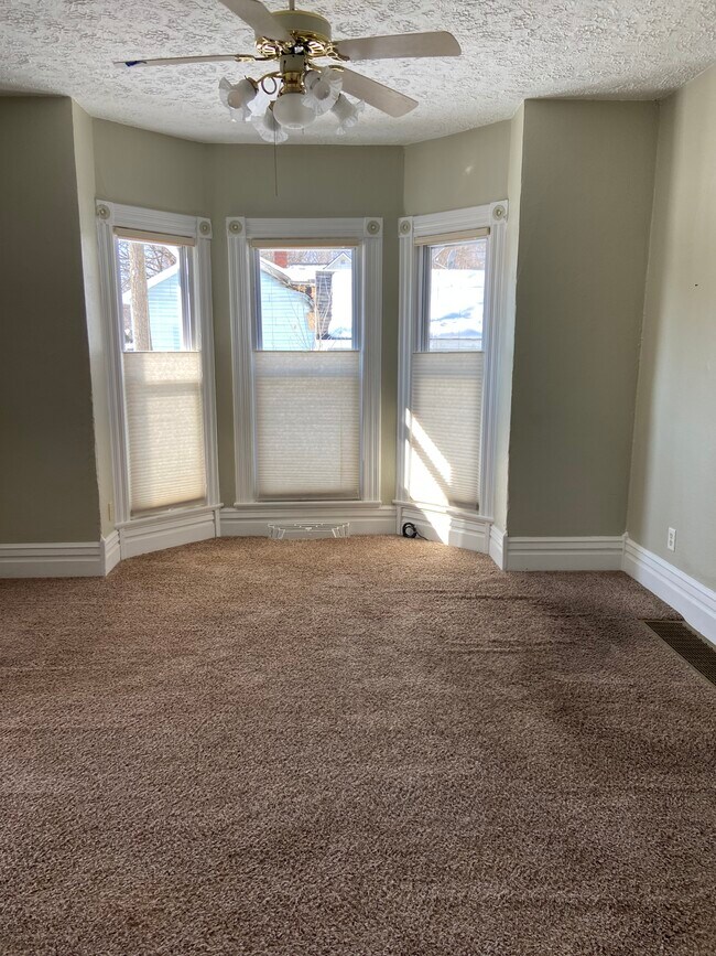 Photo - 209 E High St Unidad 209