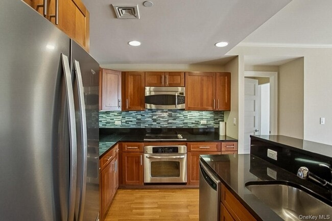 Photo - 225 Stanley Ave Unit 405