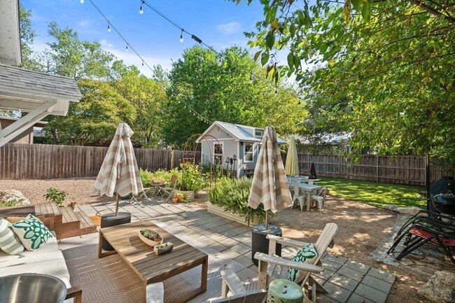 Photo - 4905 Duval St