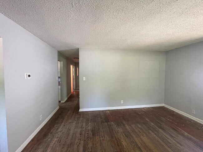 Photo - 2321 Stroller Ave