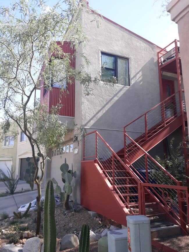 Building Photo - 5321 S Rust Ln Unit Studio Apartment