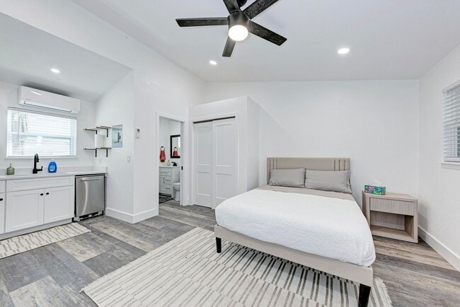 Photo - For Lease – Fully Furnished Studio Near UT