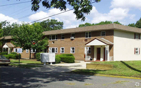 Heritage Court Apartments - Heritage Court Apartments