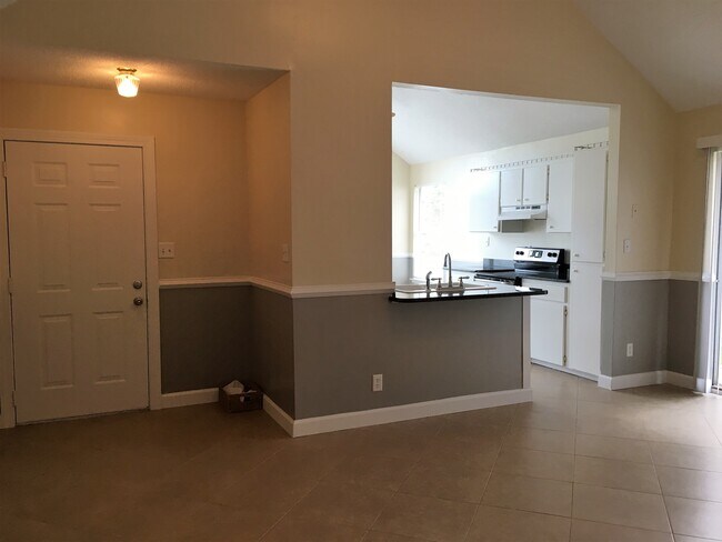 Photo - 3015 Yorktown Cir