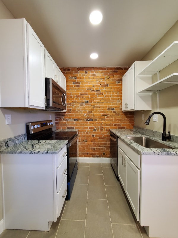 Photo - 987 Parsons Ave