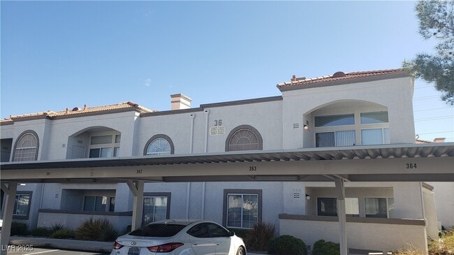 Photo - 3125 N Buffalo Dr Unidad 2104 Rental