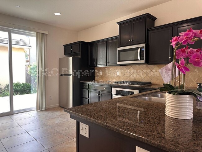 Photo - 3672 Etchings Way