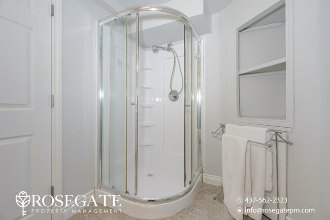 Photo - Modern 1-Bedroom Basement Apartment with In-Unit Laundry & Parking – Brampton Unité 2