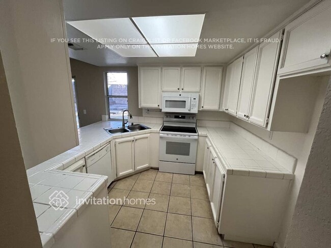 Photo - 529 Oakborough Ave