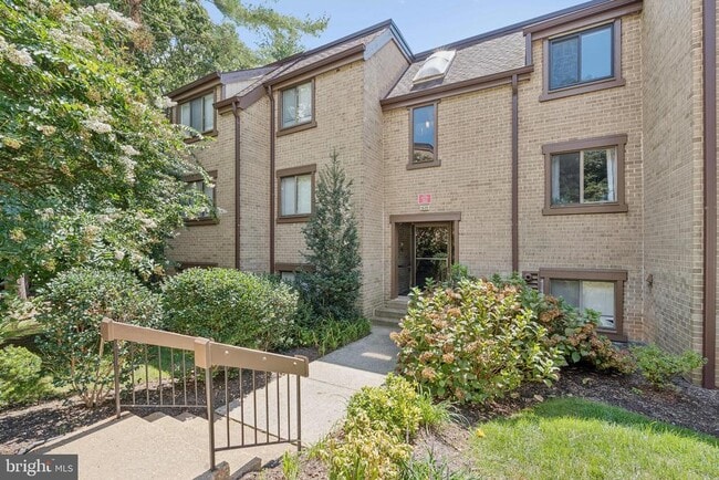 Photo - 1639 Parkcrest Cir Apartment Unit 7A/301