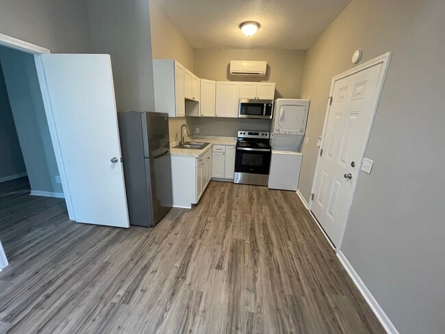 Photo - 1157 Olympia Ave Unit B