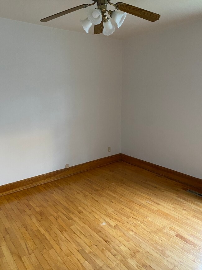 Photo - 1321 Baker St