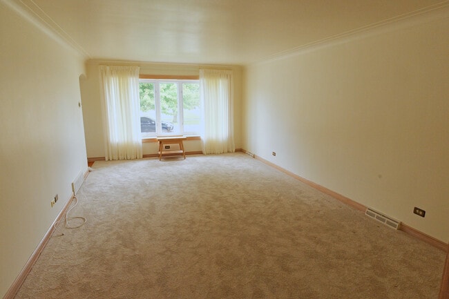 4537 W 100th Pl