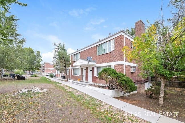 Building Photo - 1861 W Mosier Pl Unit B