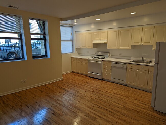 Photo - 912 W Dakin St Unit 917-102