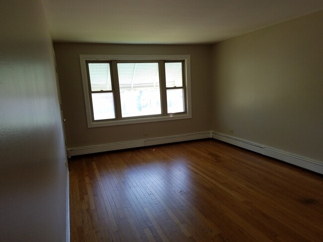 Photo - 1404 W 119th St Unit 3