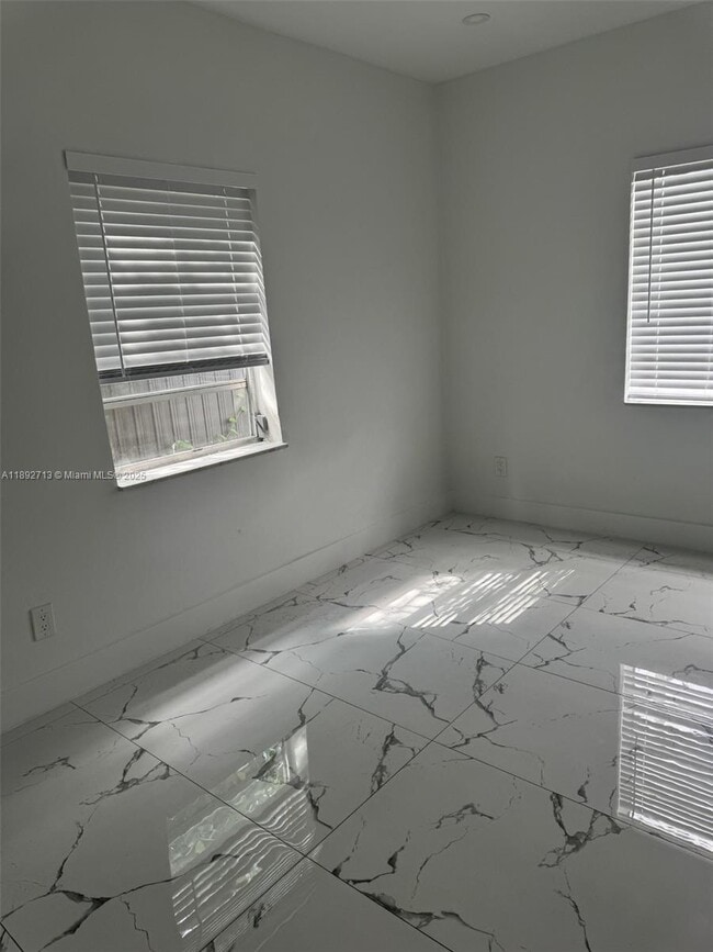 Photo - 345 SW 49th Ave