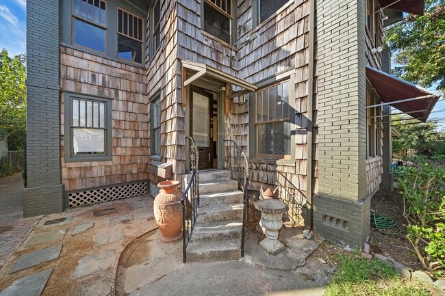 Photo - 811 Sul Ross St Unit 2