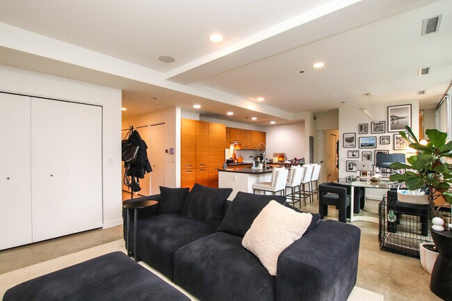 Photo - 156 W Superior St Unit 302