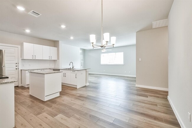 Building Photo - 25508 Starling Ln Rental