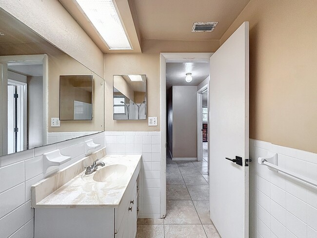 Photo - 3632 Brompton Dr