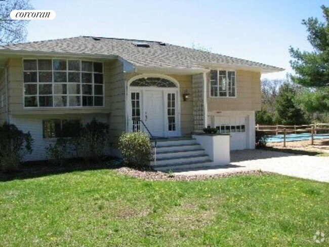Building Photo - 6 Scotts Landing Rd Rental
