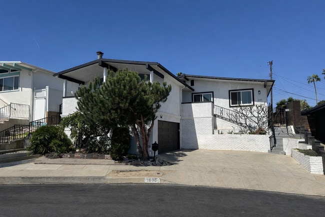 Building Photo - 1606 W 22nd St