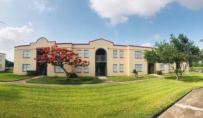 Building Photo - Los Cedros Apartments