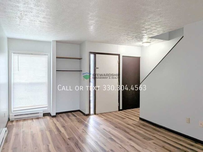 Photo - 234 Engadine Ct Unit B4