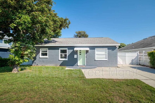 Photo - 707 Depugh St