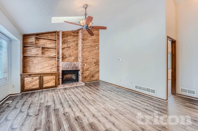 3606 S Gibralter Cir