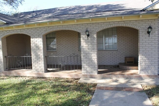 Photo - 2248 US Hwy 77a S