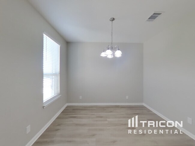 Photo - 13307 Badlands Bnd