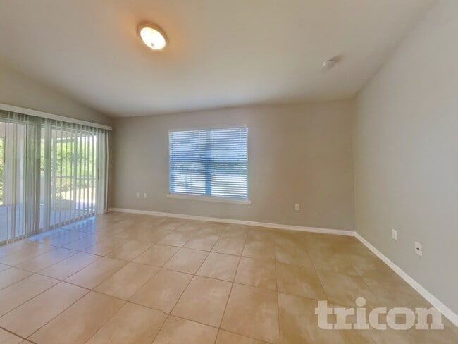 Photo - 23183 Burlingame Ave