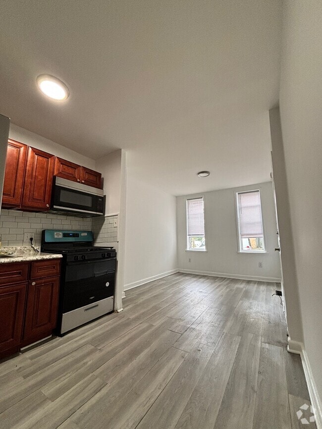 Building Photo - 894 N 42nd St Unit 1st Floor Rental