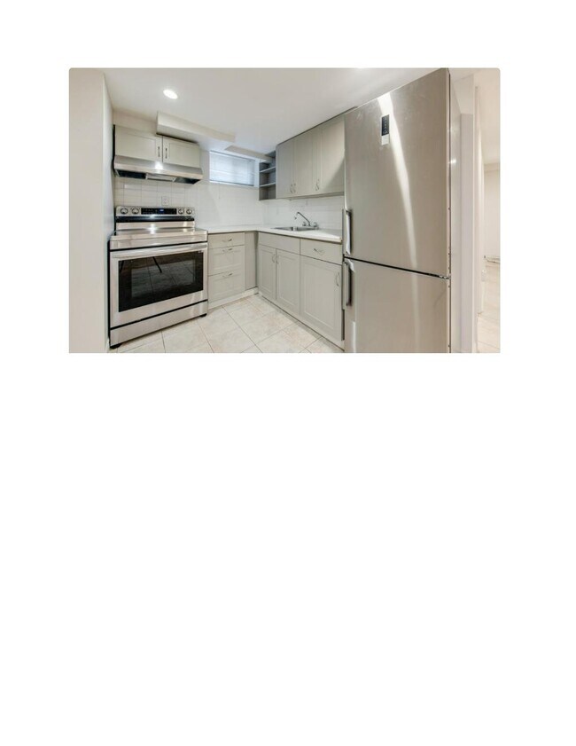 Photo - Private 1 Bedroom Basement Apartment Unité B2