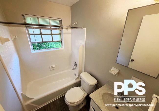 Photo - 1731 Sams St