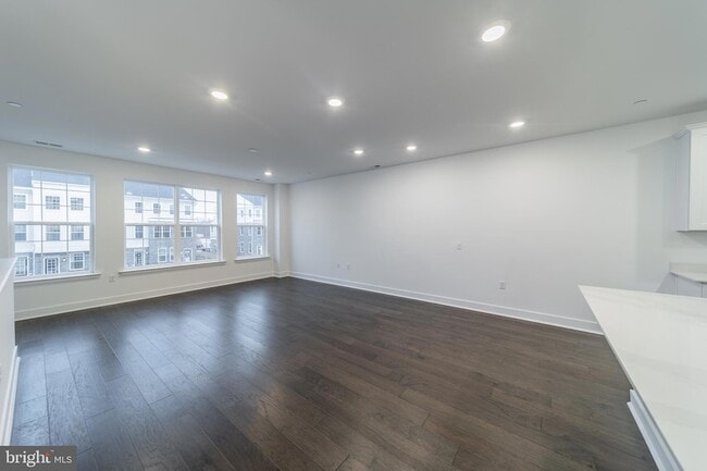 Photo - 135 Stoutsburg Blvd