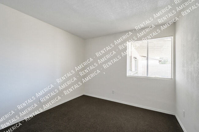 Photo - 552 W Kilarea Ave