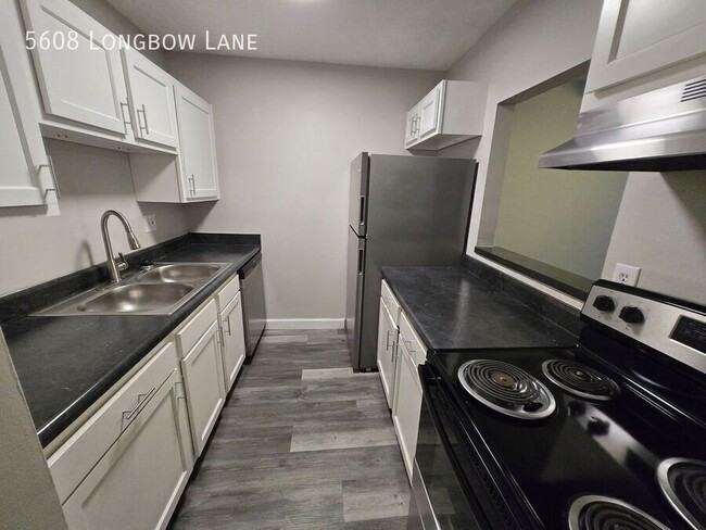 Photo - 5608 Longbow Ln