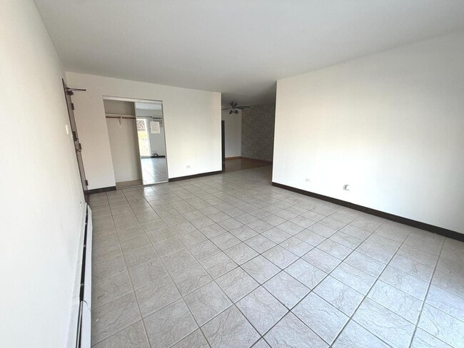 Photo - 256 Shorewood Dr