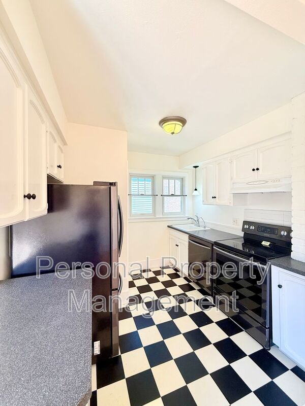 Photo - 209 W 35th St